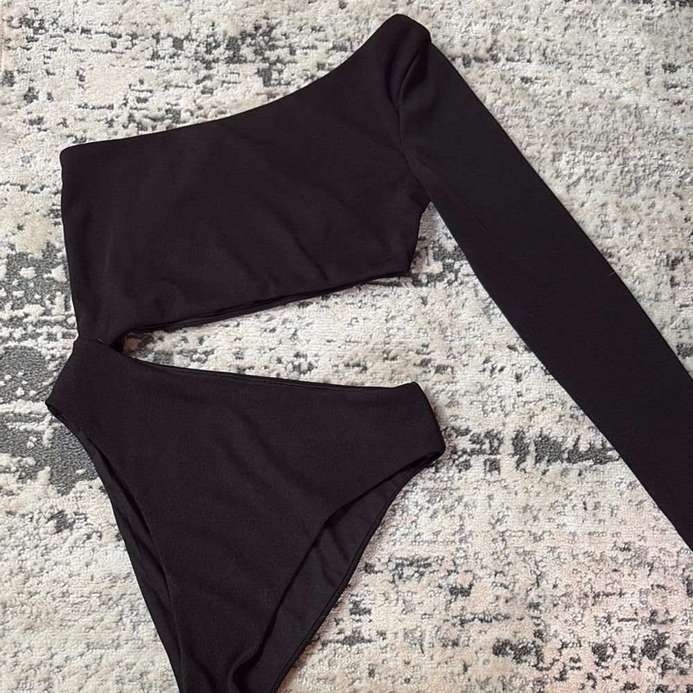 Black One-Shoulder Bodysuit